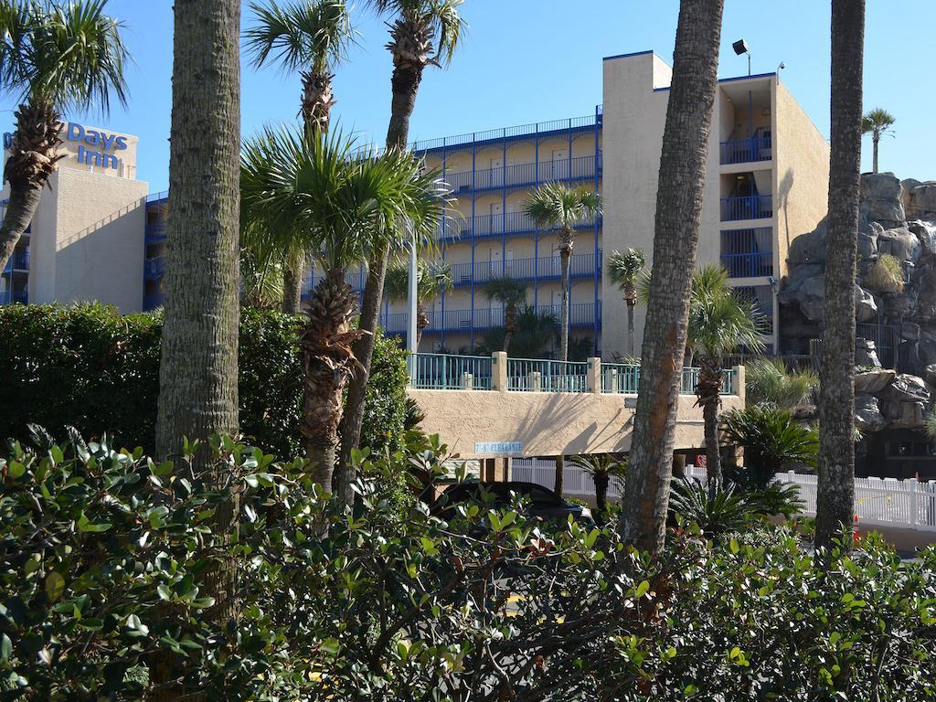Days Inn By Wyndham Panama City Beach/Ocean Front Exterior foto